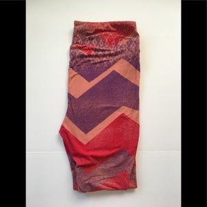 LuLaRoe Tall & Curvy Leggings